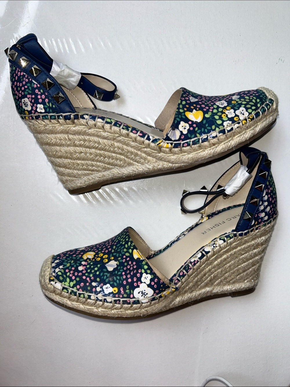 NWOB Marc Fisher Navy Floral Espadrille Wedge Sandals with Stud Accents